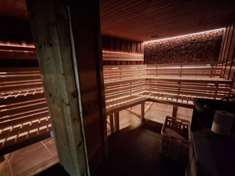renovácia saunového obloženia a LED pásov